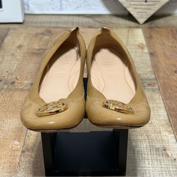 Tory Burch Flats Womens 8M Nude Beige Caroline Ballet Patent Leather Slip On - Picture 7 of 10